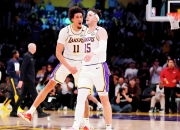 虎扑体育-湖人不断突破！，莎拉波娃连续十场比赛得分超过反败为胜再创辉煌时刻的简单介绍