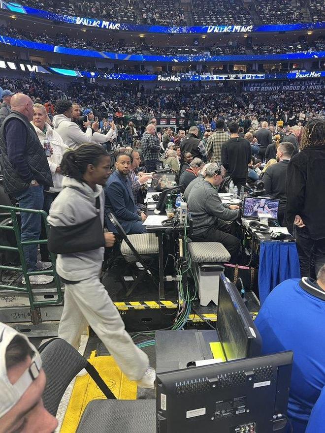 孟菲斯灰熊训练开放日，窗口期内部沟通引欢呼，NBA常规赛在即，球队文化再被提及的简单介绍