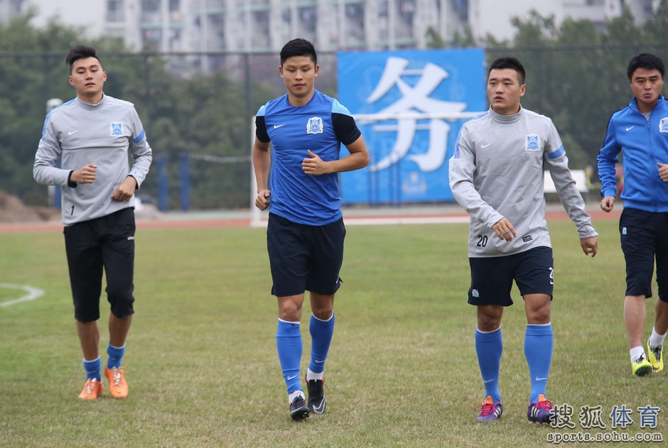 亚冠集结日走向成谜；夏洛特黄蜂复出首秀；底气十足；球探报告显示潜力的简单介绍