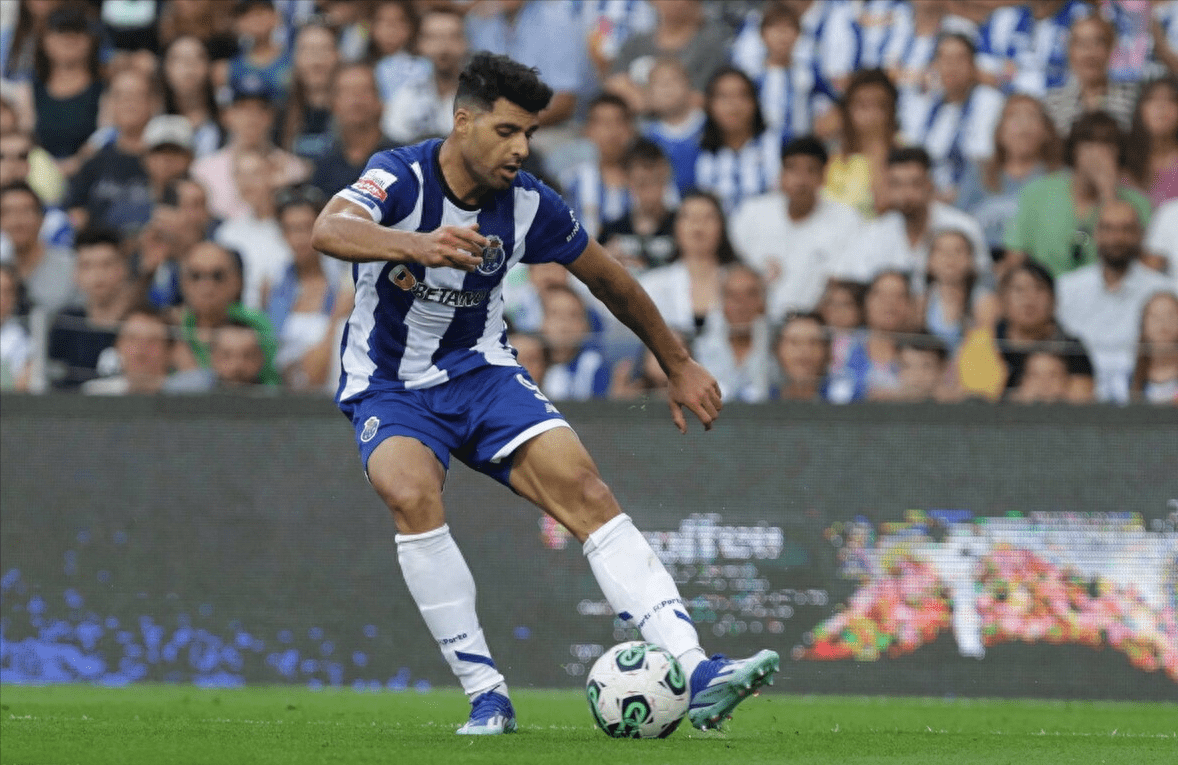 包含葡超倒计时，达拉斯独行侠今夜单刀错失，细节引发关注，话题不断，更衣室氛围转暖的词条